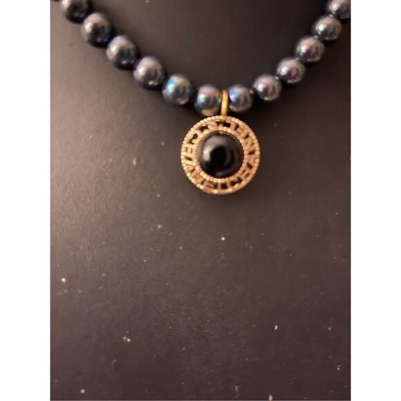 C*h*a*n*e*l Choker  - Picture 2 of 5